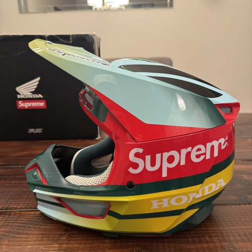 Supreme Honda Fox Racing V1 Helmet ヘルメット Supreme Honda Fox Racing V1 Helmet Red - FW19 - US