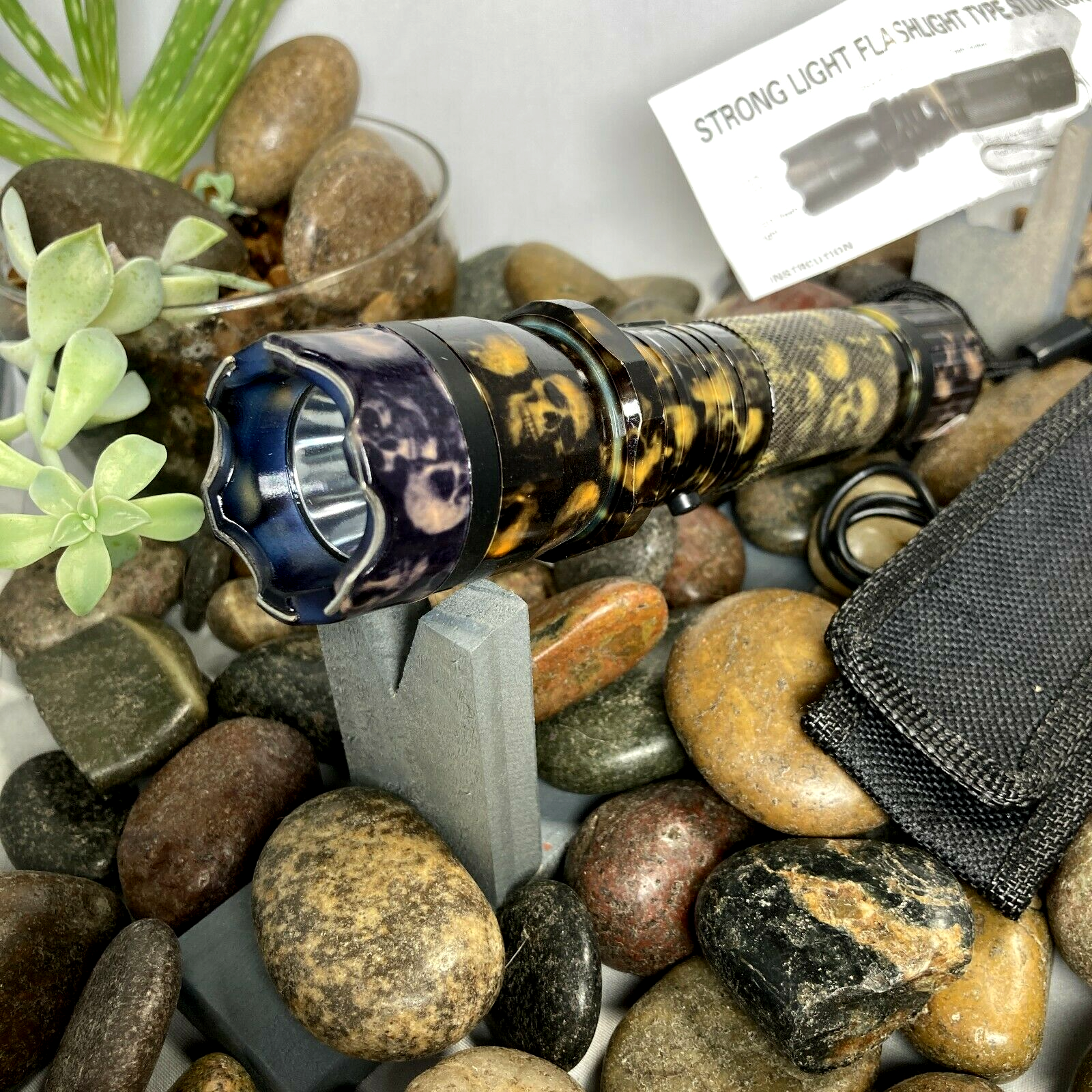 CAMO SKULLS 1101 Stun Gun 4.9 million v USB Rechargeable LED