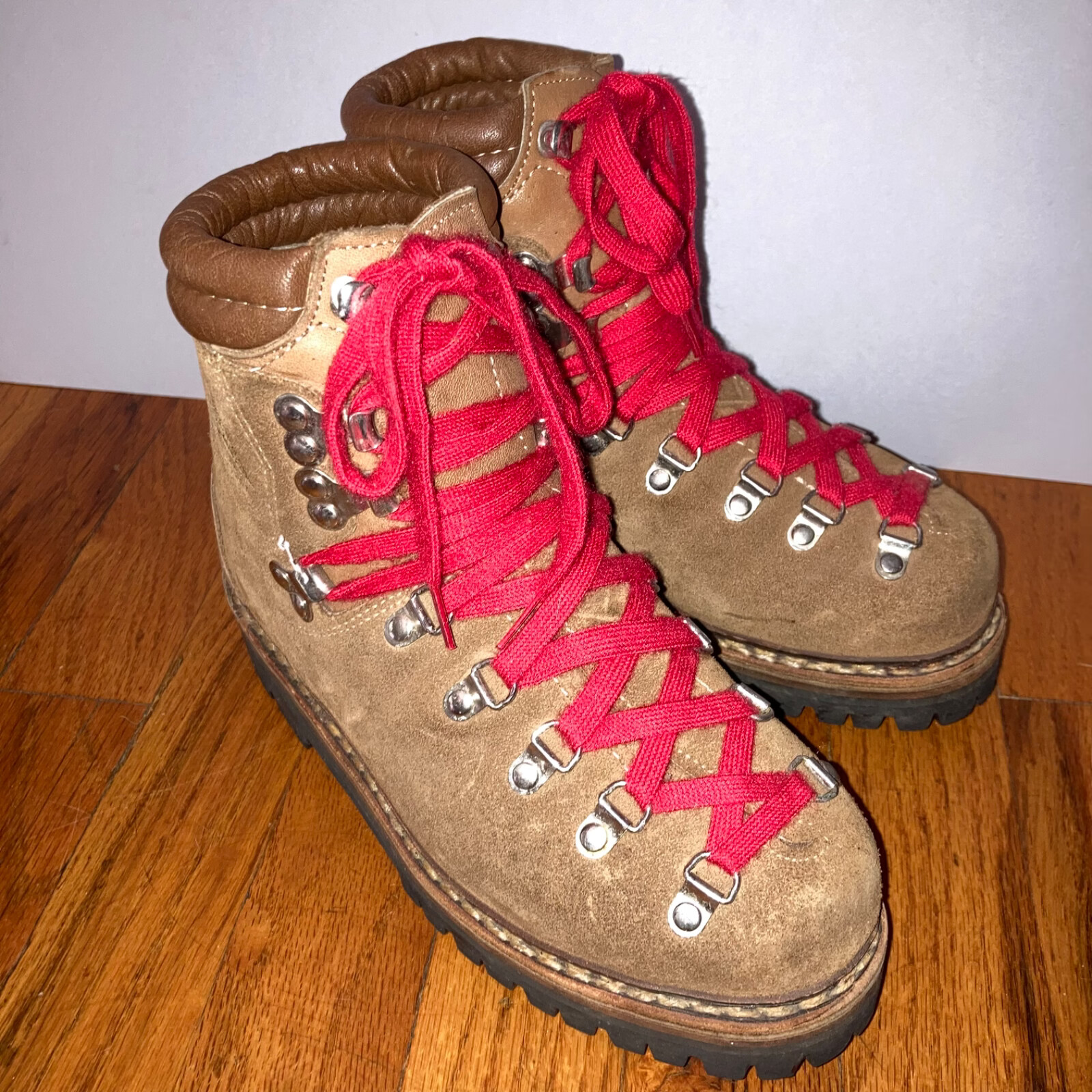 LOWA ドイツ製レザーブーツ Vibram LOWA ドイツ製レザーブーツ Vibram