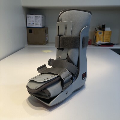 Breg Genesis Mid-Calf Full Shell Walker XS