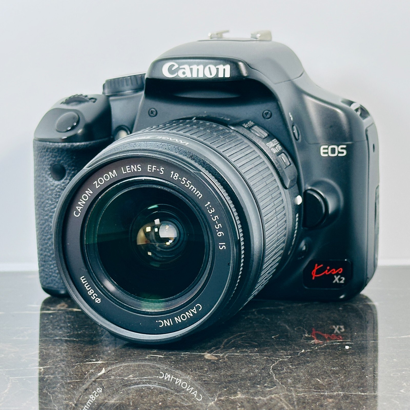 EOS Kiss X2＋EFS18-55F3.5-5.6IS Near Mint] Canon EOS Kiss X2 Digital SLR EF-S 18-55mm f3.5