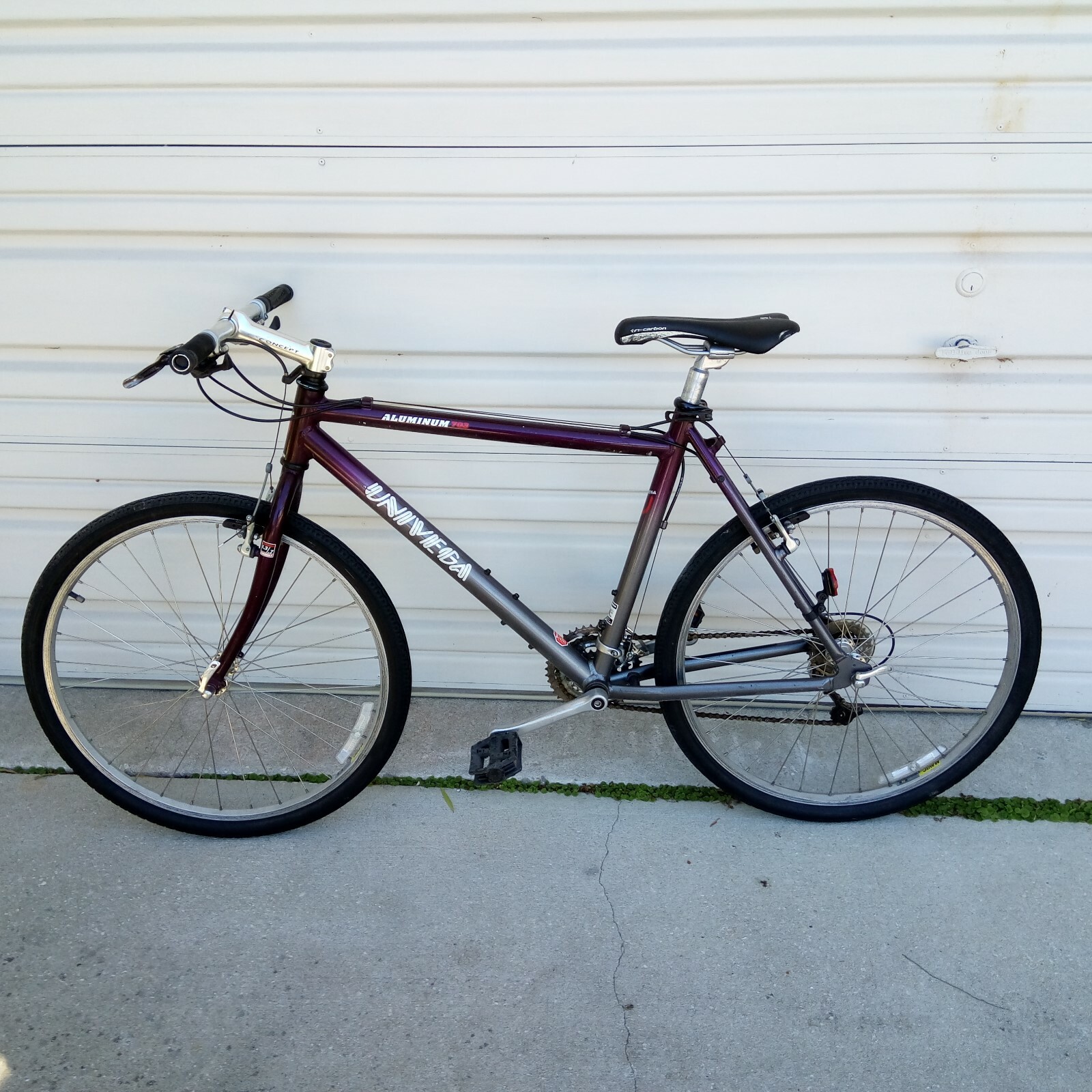 UNIVEGA Aluminum 703 - 18 Speed Bike - Extremely Lightweight - Local Pickup Only