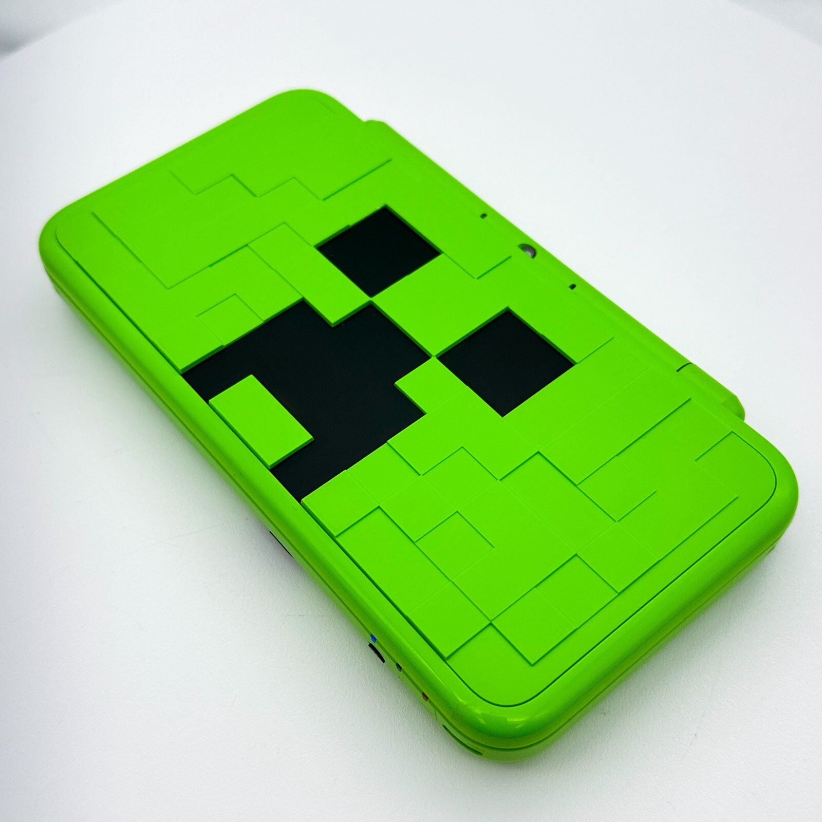 MINECRAFT NEWニンテンドー2DSLL MINECRAFT CREEPER EDITION NEW Nintendo 2DS LL Game Console