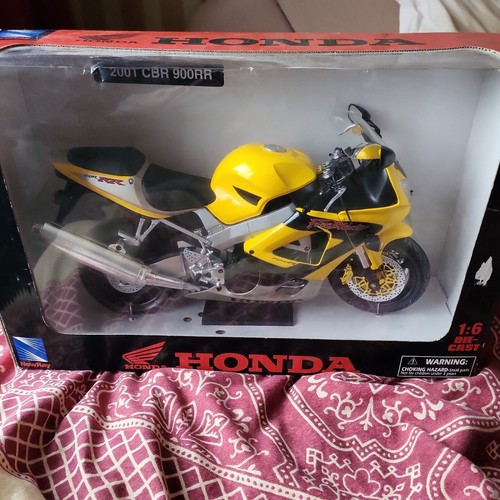 Newray Honda Fireblade 1:6 Die-Cast Motorcycle 2001 CBR