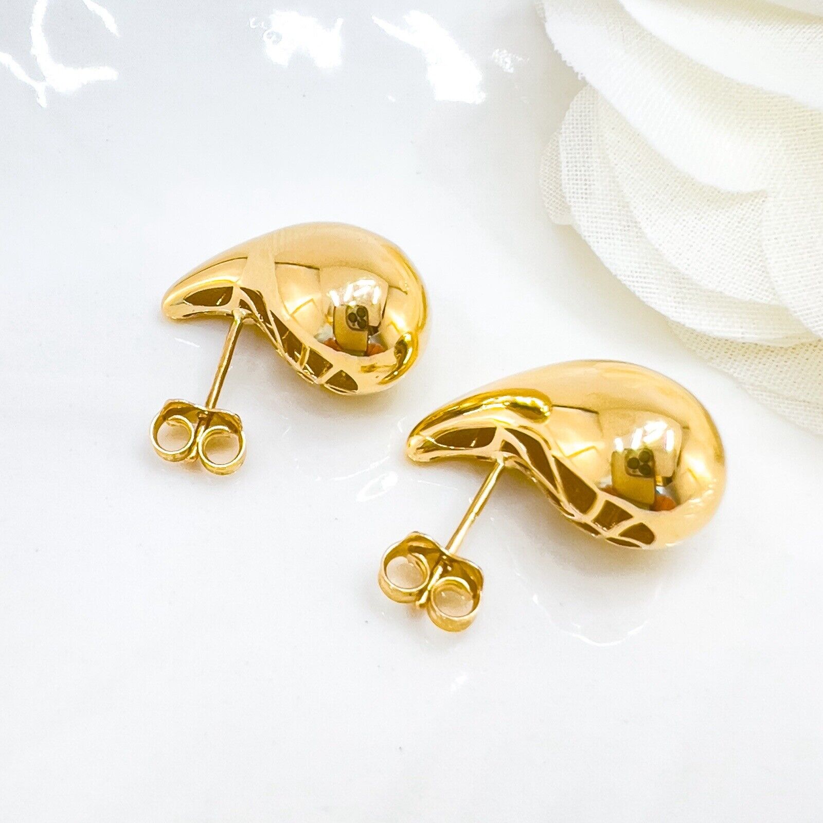 14k Yellow Gold Curved Puffed Drop Stud Earrings, New - Picture 5 of 12