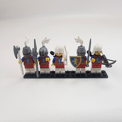 LEGO CASTLE LION KINGHTS,BLACK FALCON MINI FIGURES,WEAPONS,ARMOR,SHEILDS,BARDING