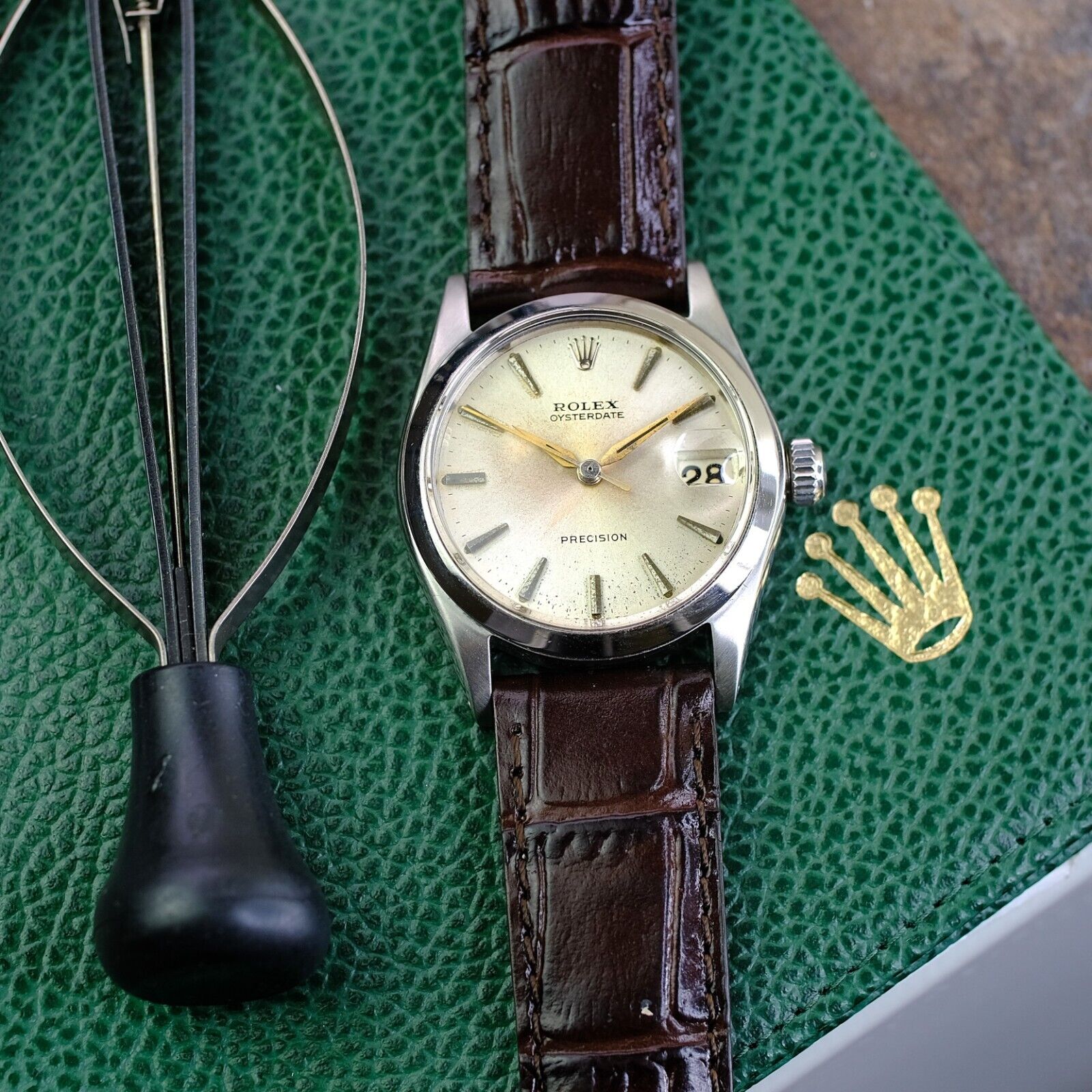 Rolex Oyster Date 6466 Silver Dial 31mm Steel Smooth Bezel Rolex Oyster Date 6466 Silver Dial 31mm Steel Smooth Bezel