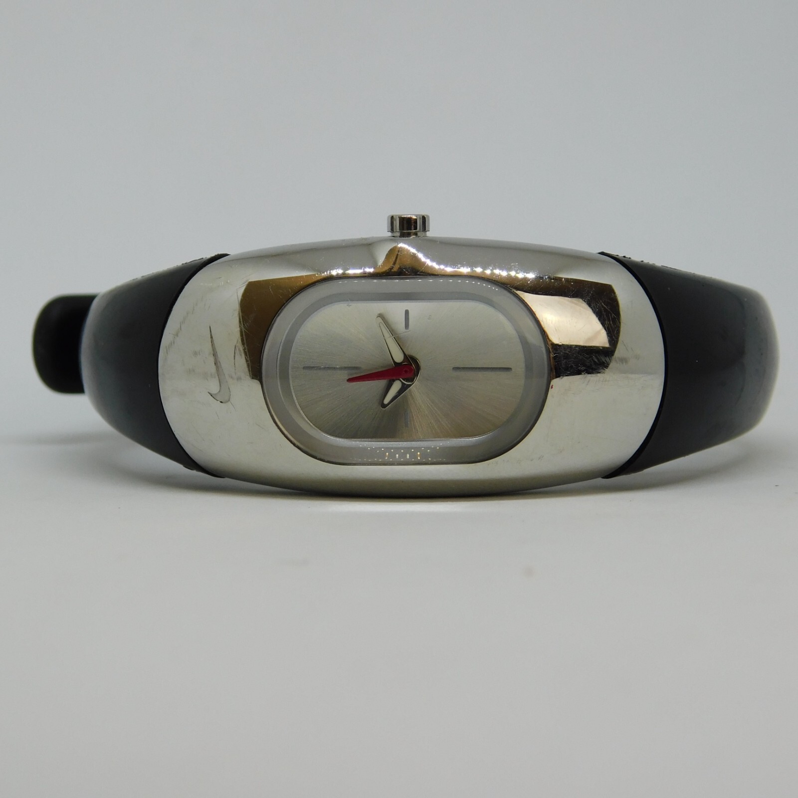 Nike WR0102 Stainless Steel Case Quartz Analog Women's Watch Nike WR0102 Stainless Steel Case Quartz Analog Women's Watch