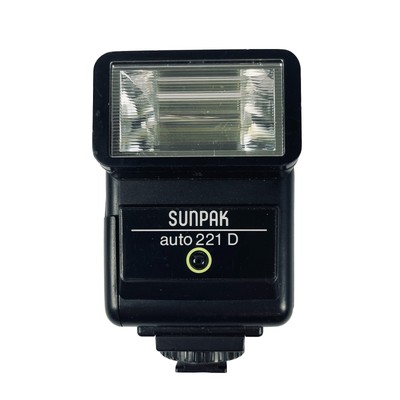 Sunpak Auto 221D Electronic Flash Dedicated for Canon Cameras