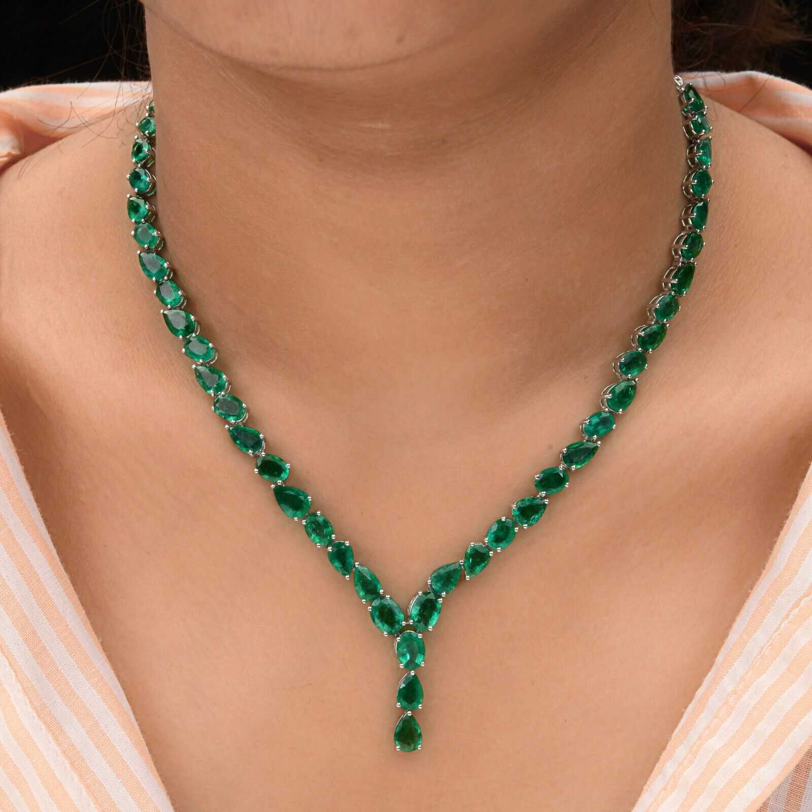 18K エメラルドネックレス Emerald 18K YG NECKLACE 18K Emerald Pendant Necklace - Antonio Guzzo Fine Jewelry
