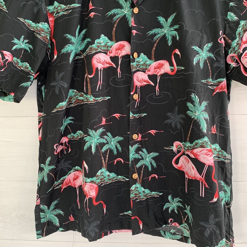 Paradise Found Hawaii - Black Flamingo print short sleeve wood button shirt, L