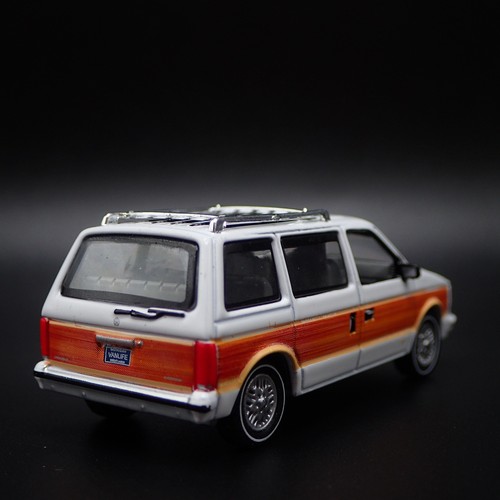 1984-1990 DODGE CARAVAN RARE 1/64 SCALE COLLECTIBLE DIORAMA DIECAST MODEL CAR 1984-1990 DODGE CARAVAN RARE 1/64 SCALE COLLECTIBLE DIORAMA DIECAST MODEL CAR