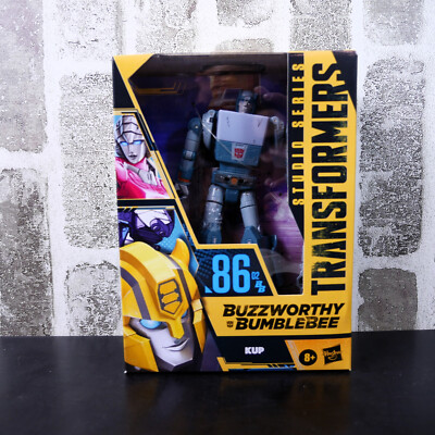 Transformers Generations Studio 86 Buzzworthy Bumblebee Deluxe Class Autobot Kup