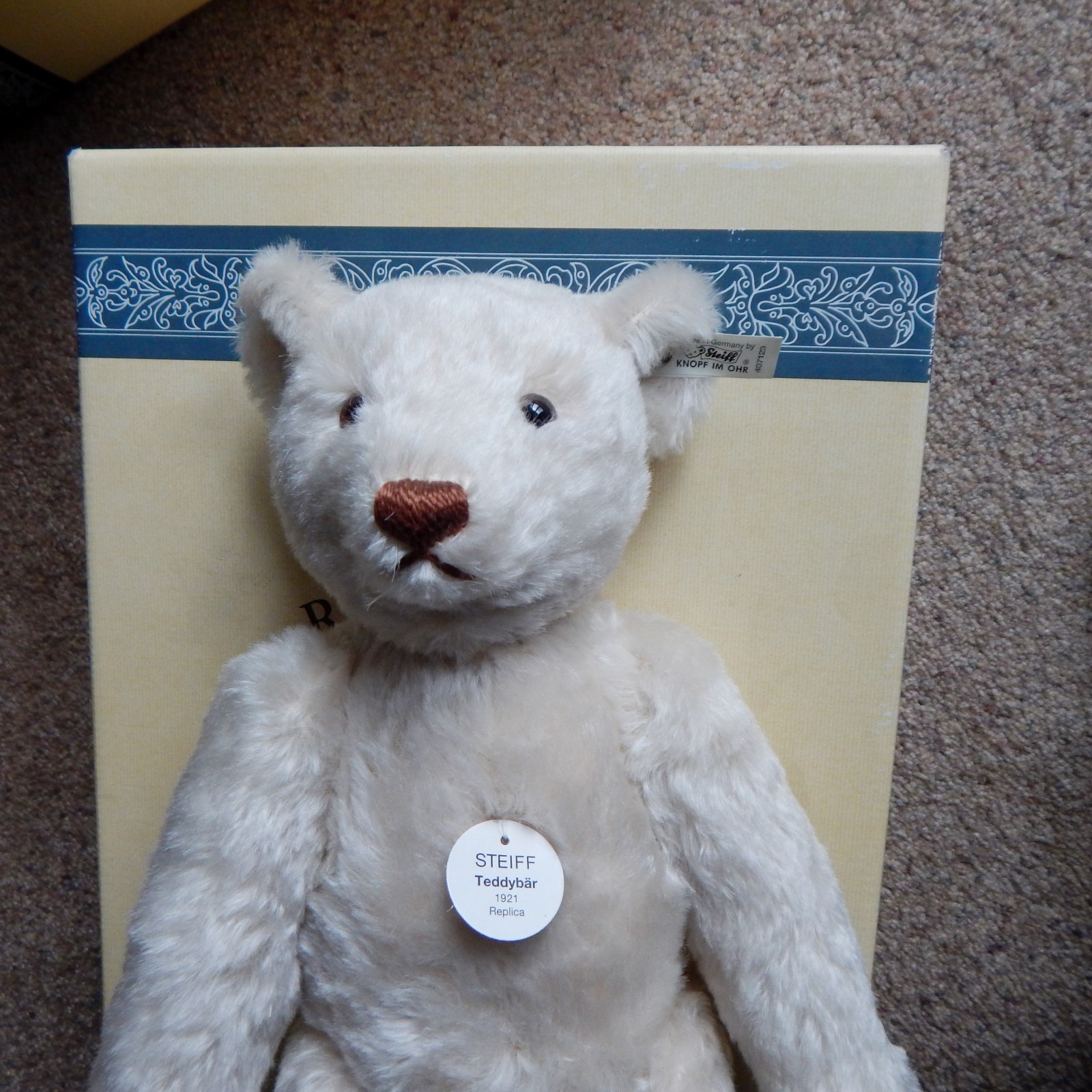 Steiff Limited Edition White Reproduction 1921 Teddybear #1839, With Certificate