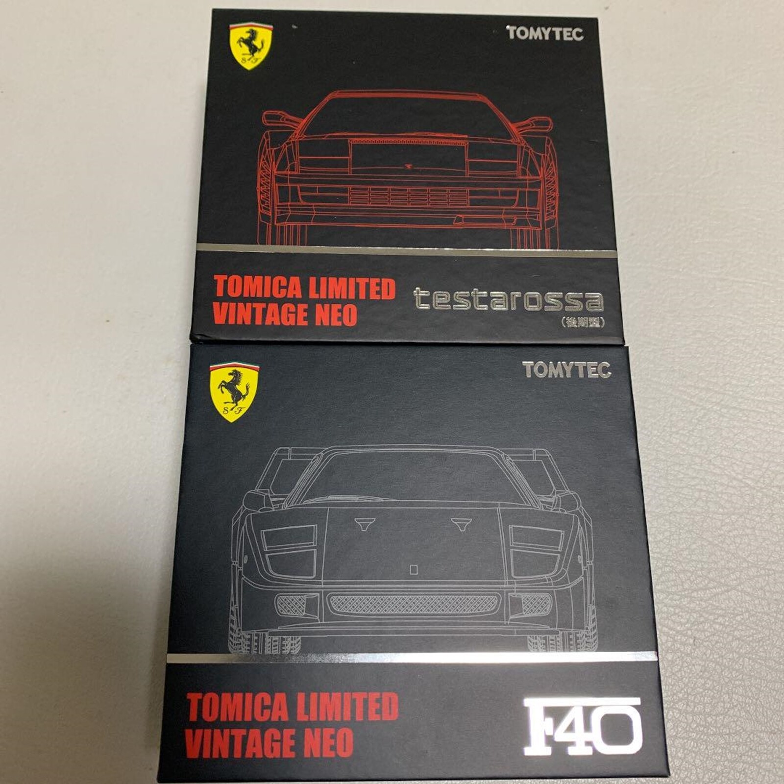 Tomica Limited Vintage Neo Ferrari F40 Black and Testarossa