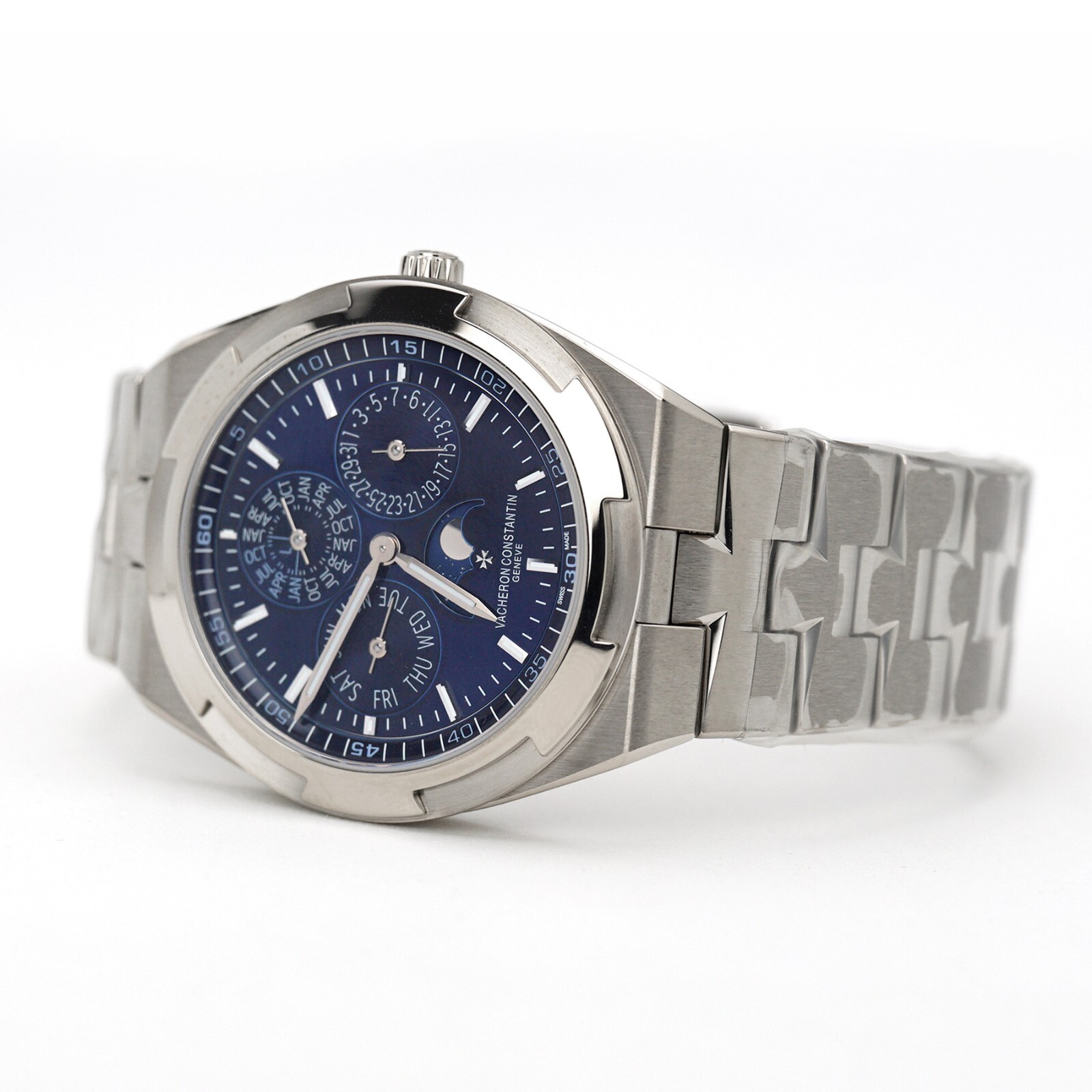 Pre-owned Vacheron Constantin Overseas Perpetual Ultra Thin Wristwatch 4300v/120g-b945