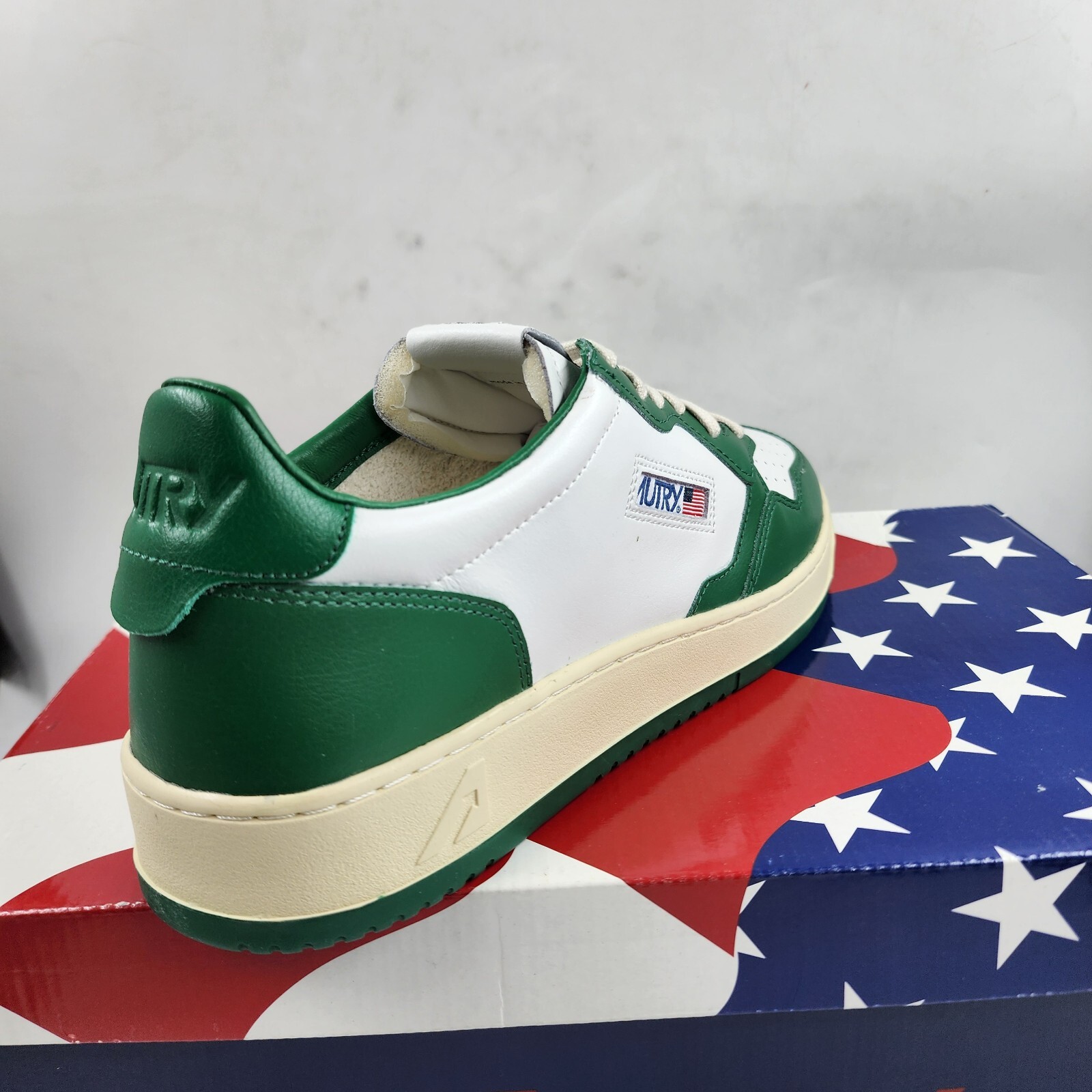 Autry Medalist Leather Low Top Sneakers Men's 13US White/Green Lace Up Closure - Picture 12 of 17