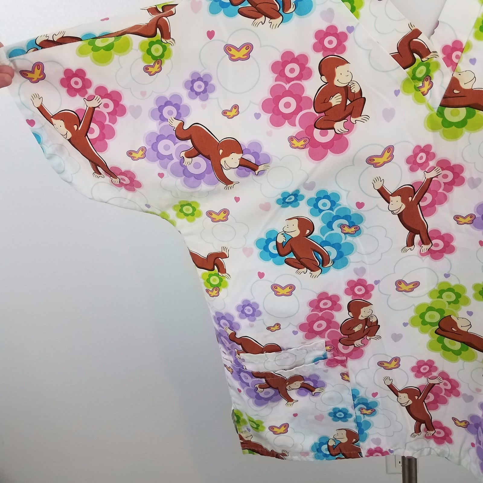curious george scrub top white floral butterfly white M adventures short sleeve
