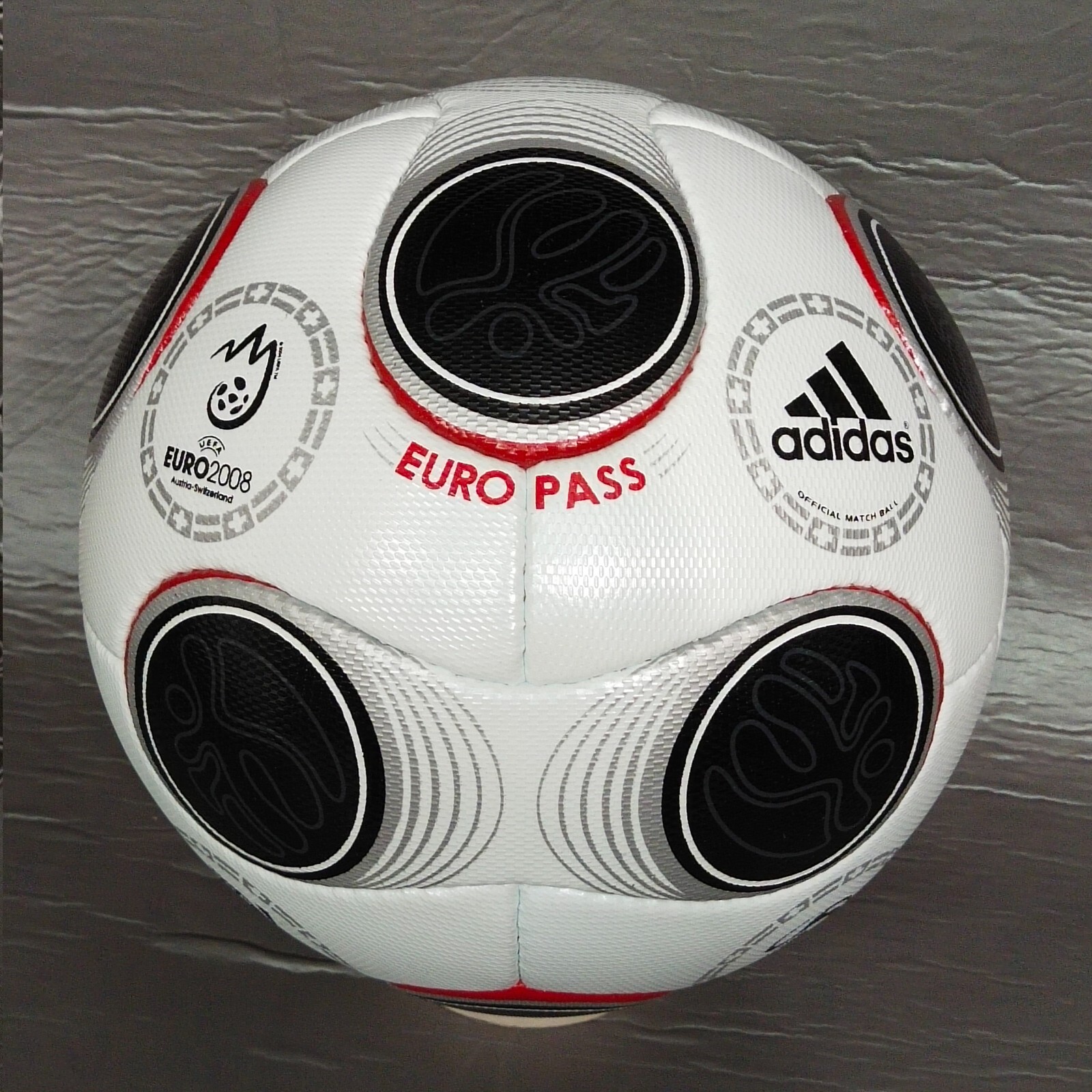 Adidas Euro Pass Final 2008 Match Ball | Official Size 5 | eBay Adidas Euro Pass Final 2008 Match Ball | Official Size 5 | eBay