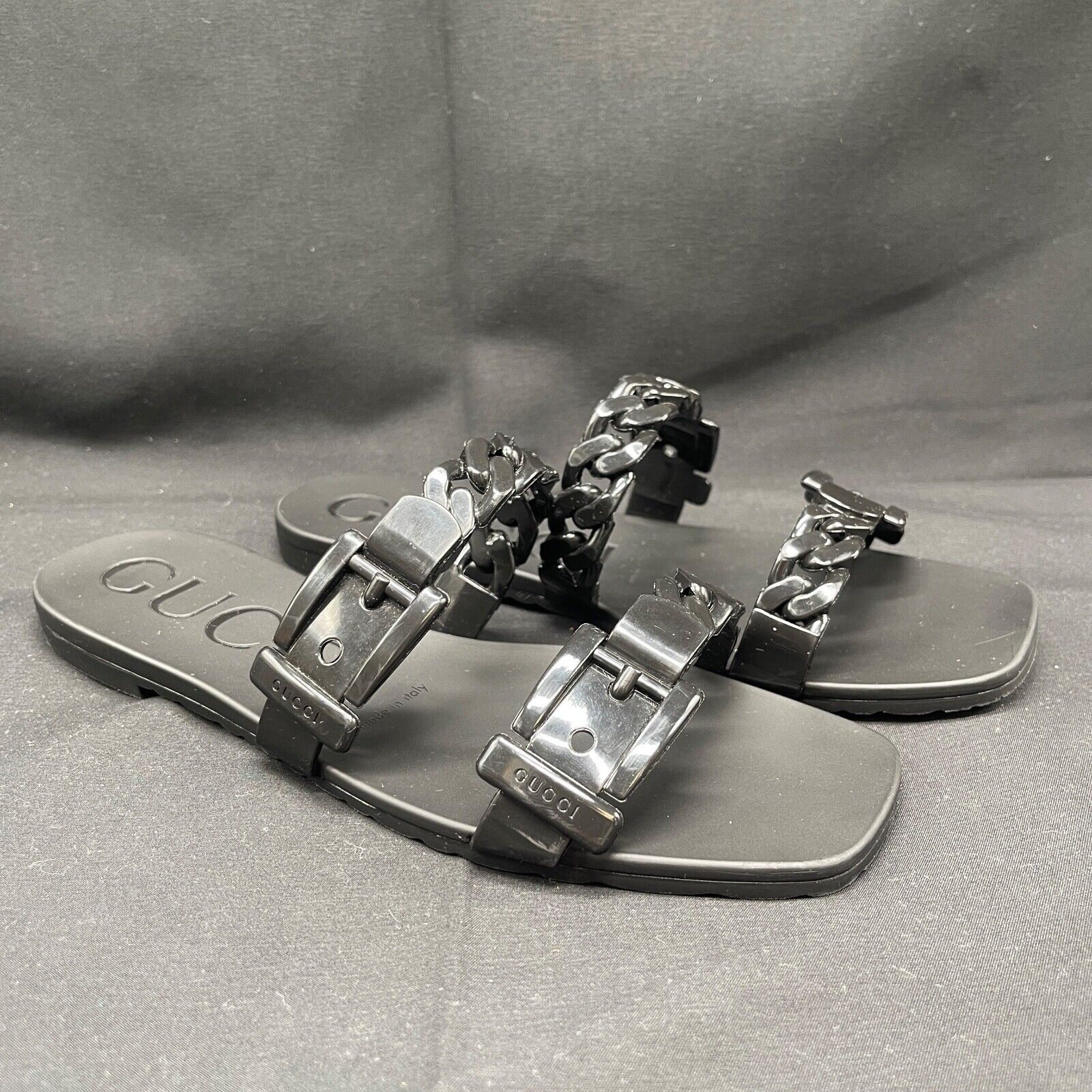 Gucci Rubber Jelly Chain Buckle Slide Sandal In Size 37EU Gucci Rubber Jelly Chain Buckle Slide Sandal In Size 37EU
