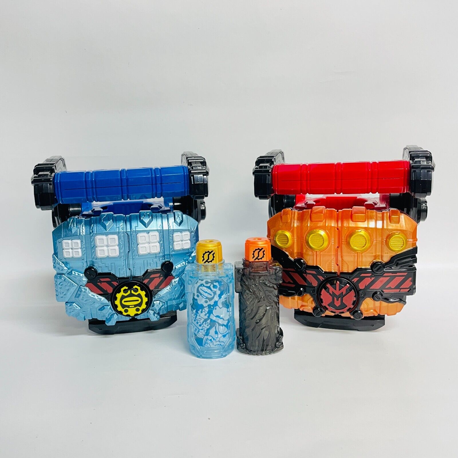 Kamen Rider Build DX Cross-Z Magma Knuckle & DX Grease Kamen Rider Build DX Cross-Z Magma Knuckle & DX Grease