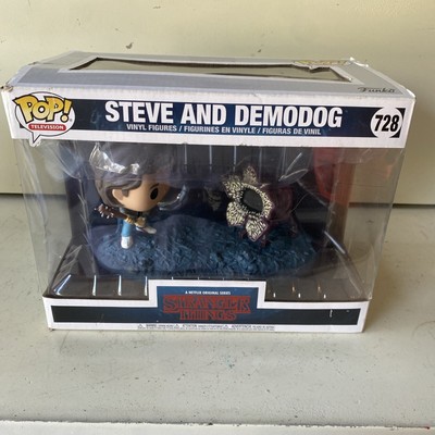 Steve vs Demodog 728 Stranger Things Funko Moment Vaulted FUN POP Some Box Damag