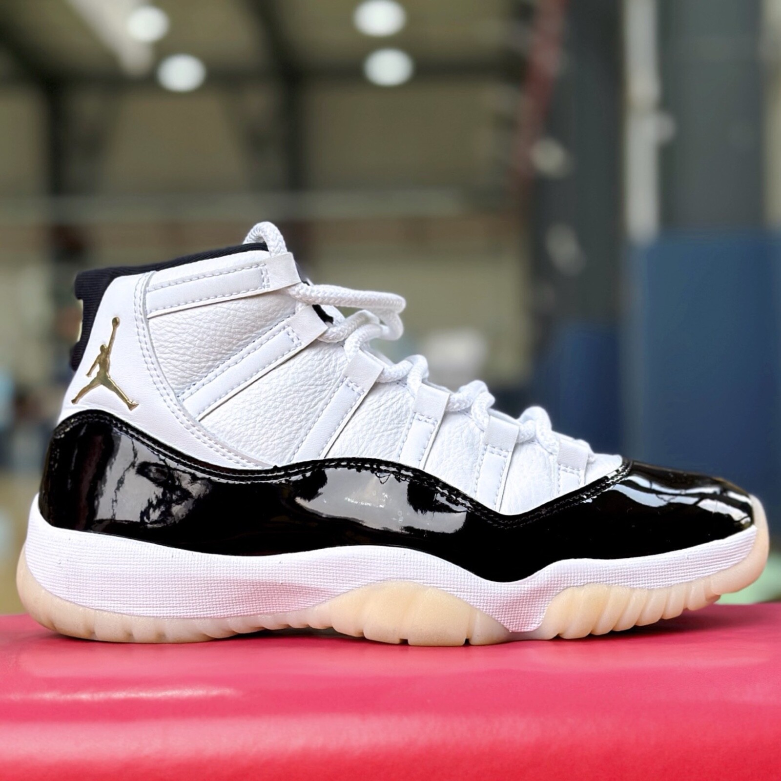 シューズ(男性用) NIKE AIR JORDAN 11 RETRO LOW IE 27.0 Nike Air Jordan 11 Retro IE Low Black Cement 919712-006