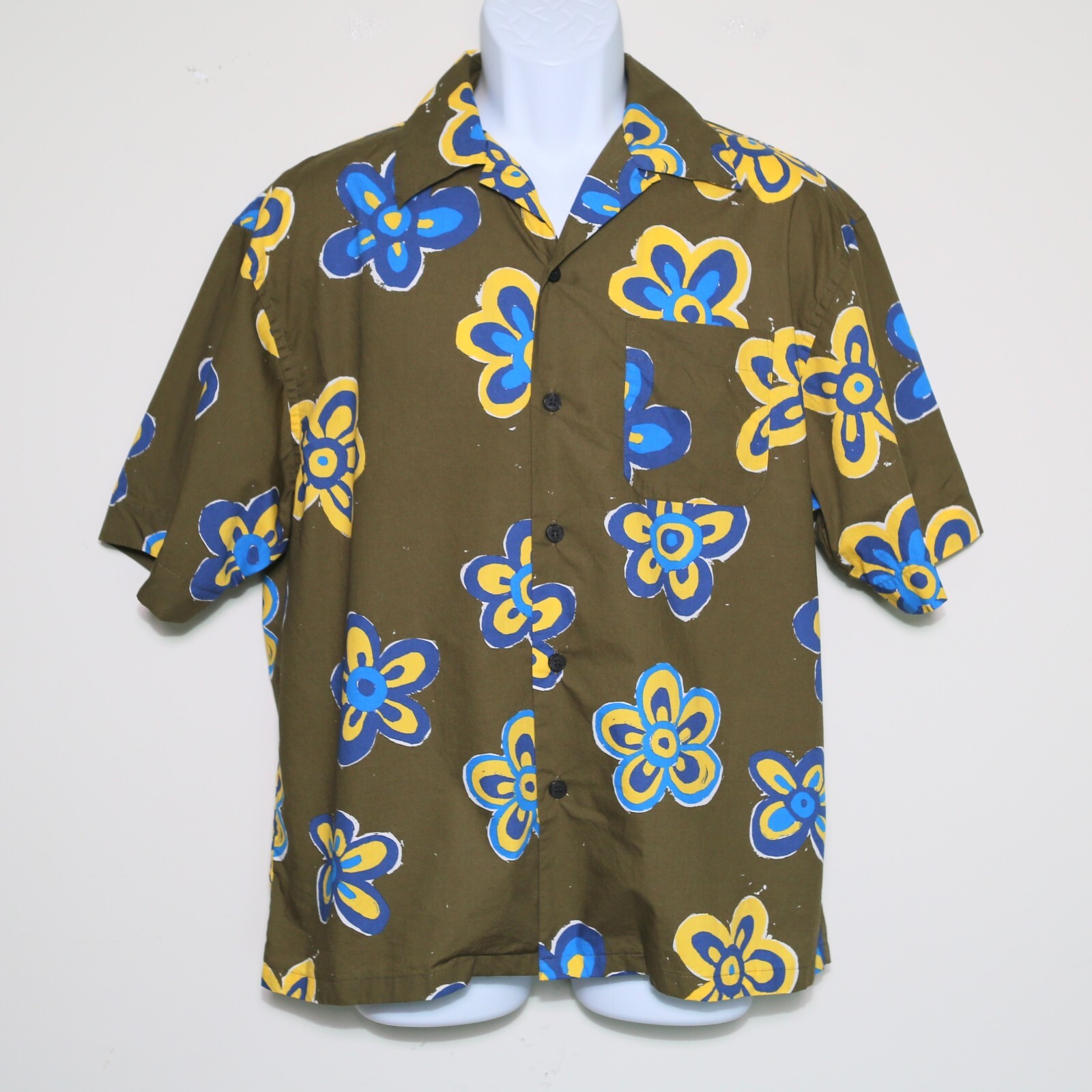 MARNI x UNIQLO - Green Floral Oversized Short Sleeve Button MARNI x UNIQLO - Green Floral Oversized Short Sleeve Button