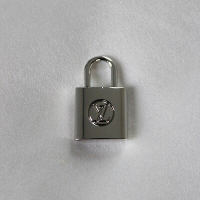Louis Vuitton Zipper Pull Pendant, Lock, Padlock, Silver, 14mm