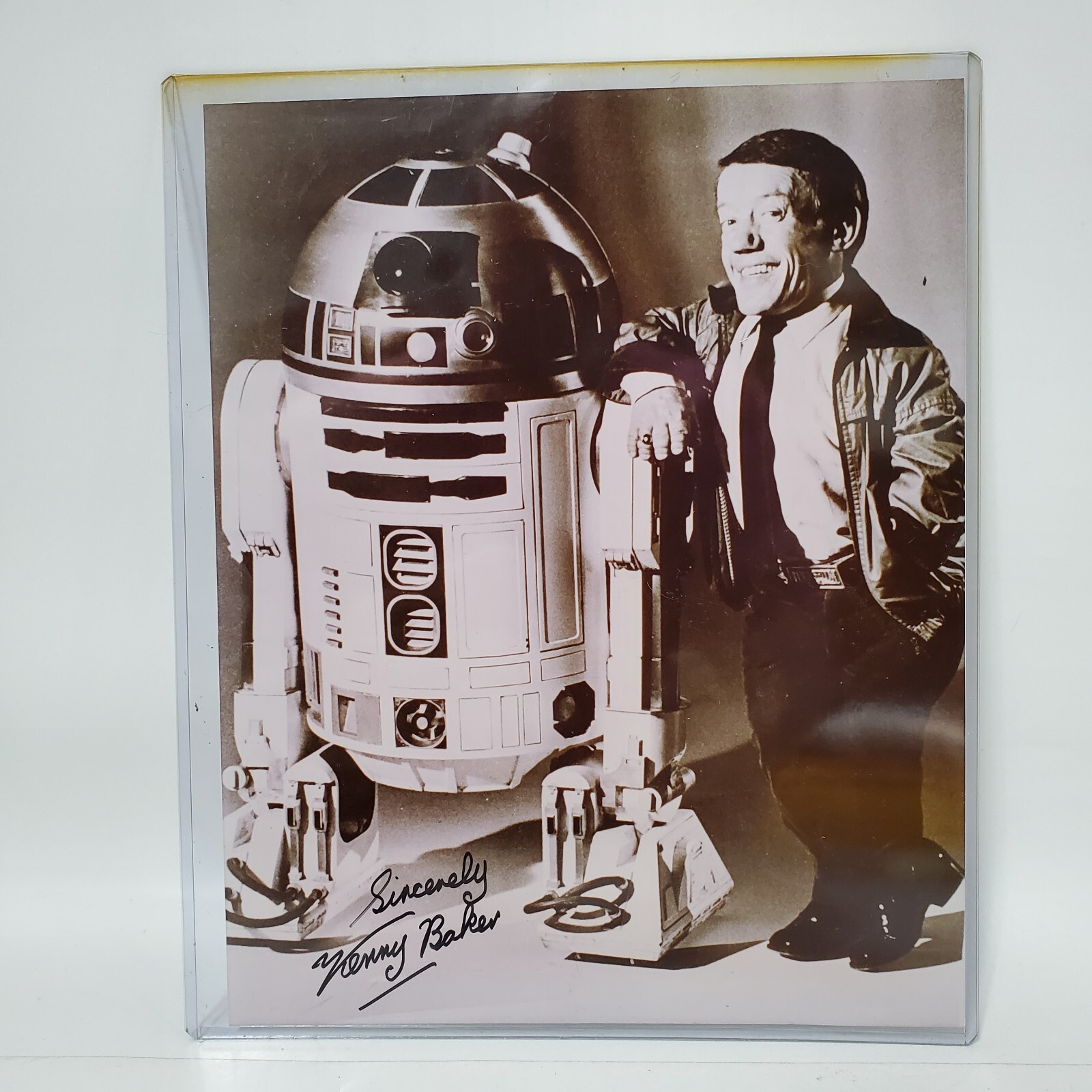 Star Wars Kenny Baker⁄R2-D2 Hand Signed Autograph 8x10 Photo