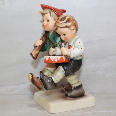 Hummel Figurine 50/2/0 ln box Volunteers