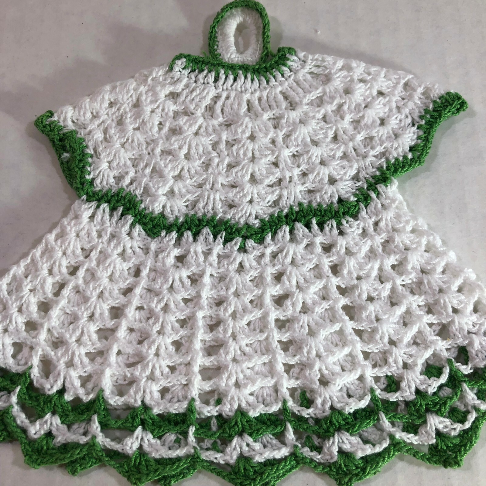 Vintage Crocheted White Green Dress Pot Holders Mats Set 2