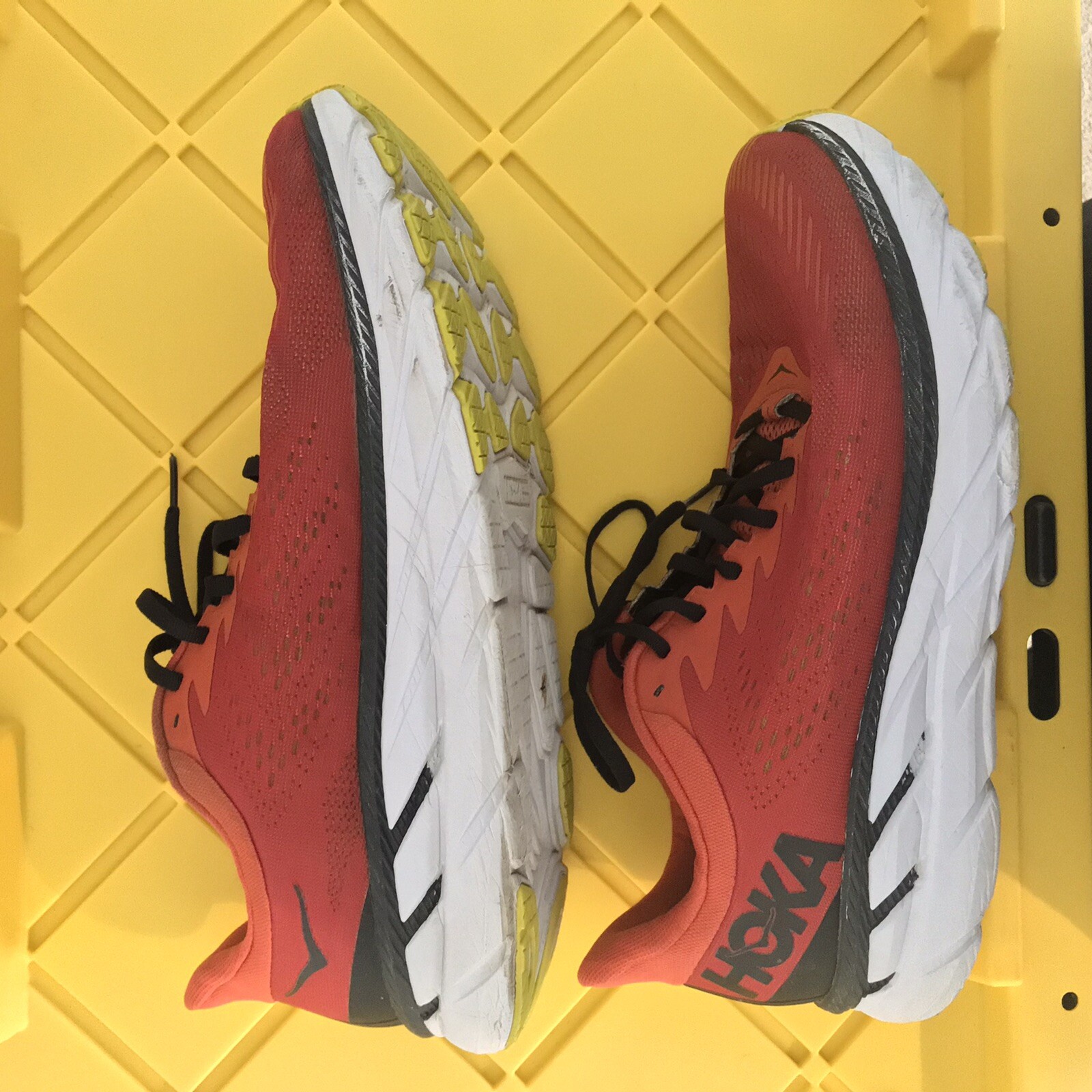 hoka one one 12