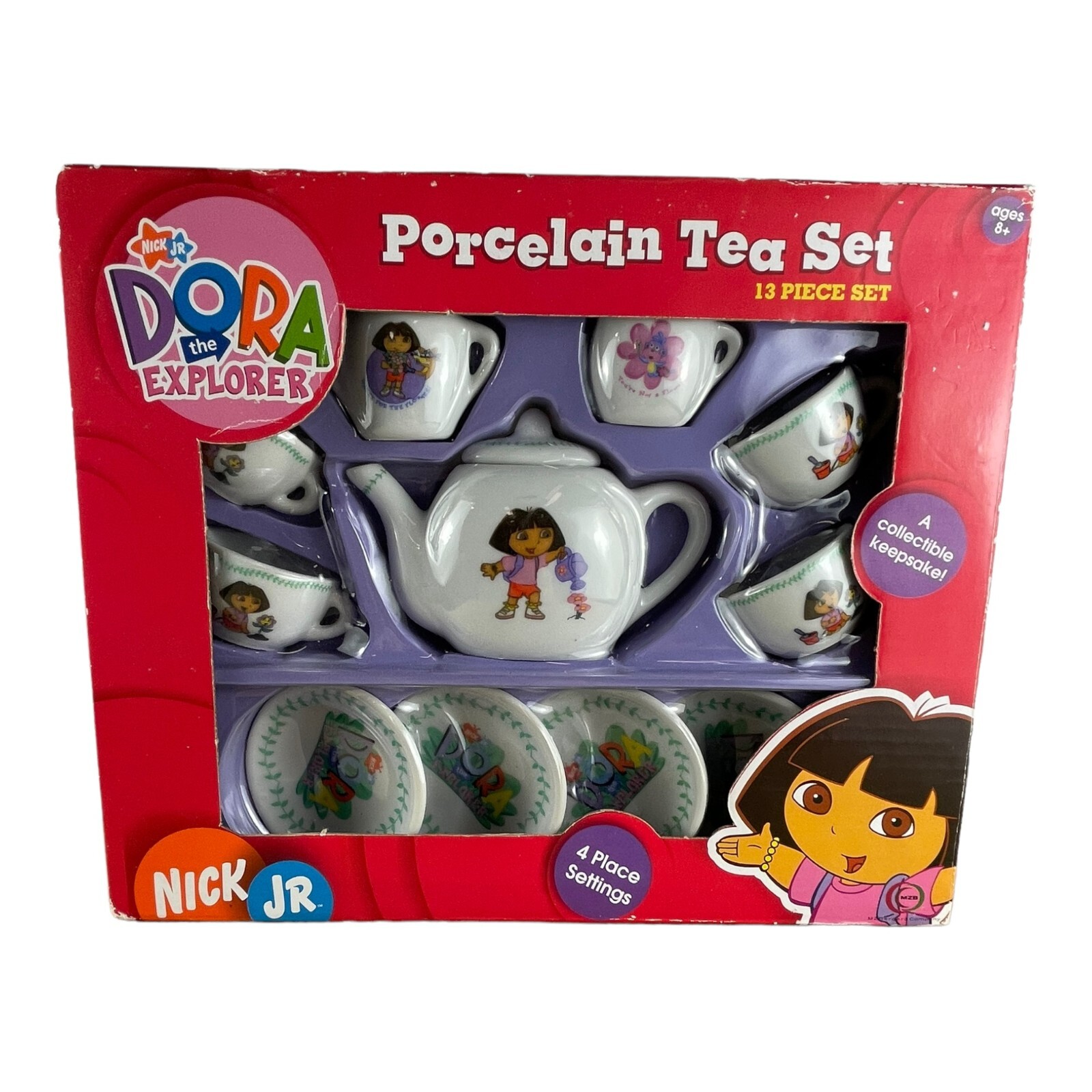 DORA the EXPLORER 13枚セット　ドーラ Dora The Explorer 13 Piece Porcelain Collectible Tea Set