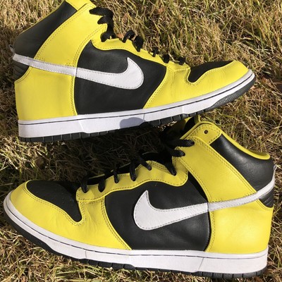 black and yellow dunks