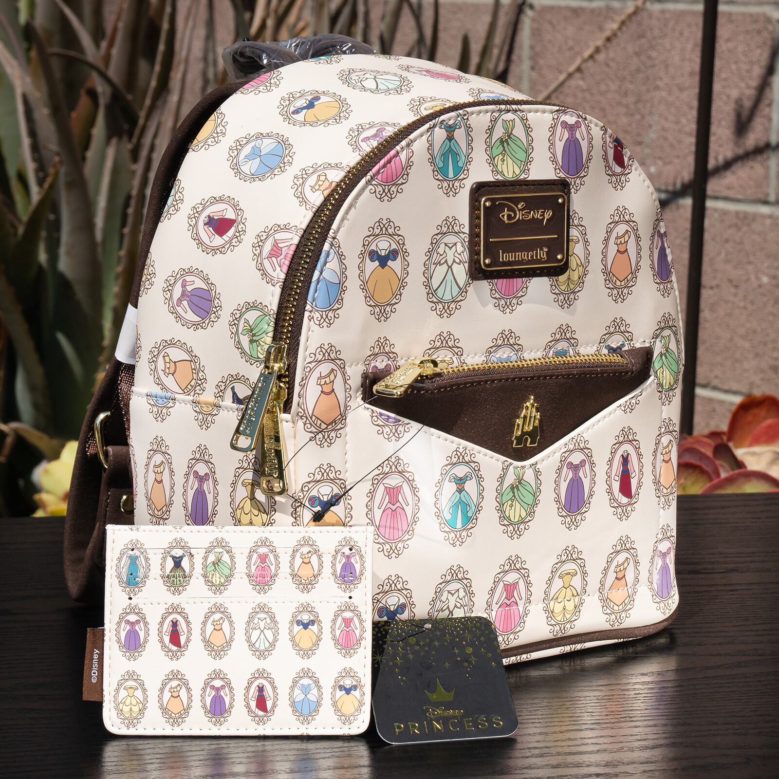 Loungefly プリンセスブック ミニバックパック 新品＆タグ付き Loungefly Disney Princess Sidekicks Floral Mini Backpack
