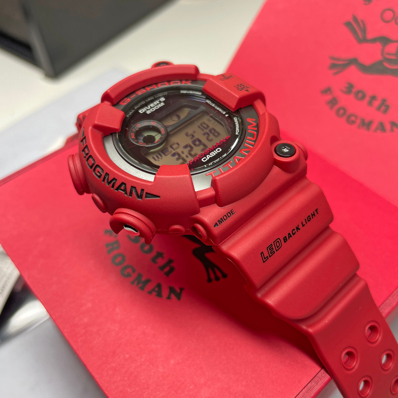 Pre-owned Casio G-shock Frogman Digital Titanium 30 Anniversary 8200 Red Watch Gw8230nt-4