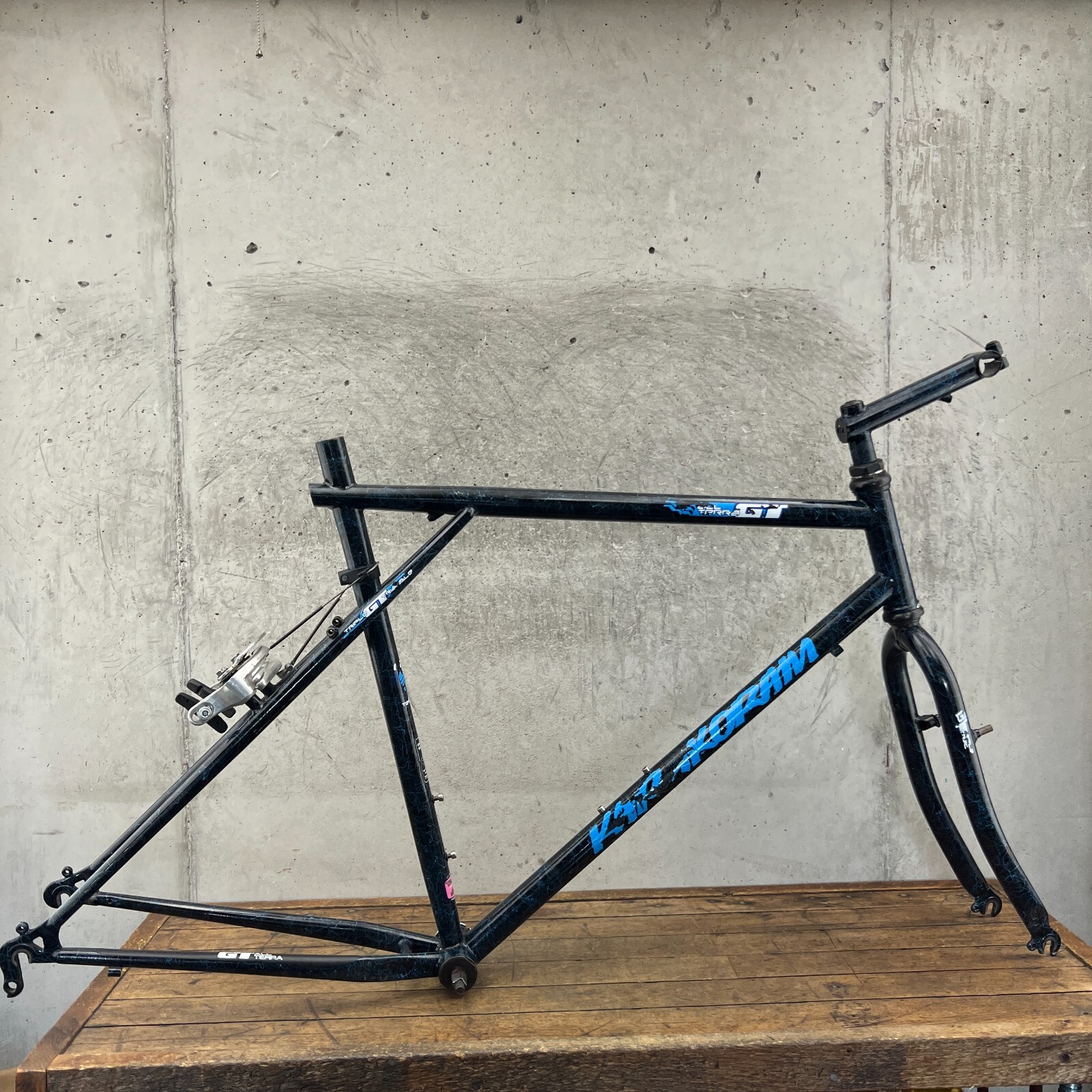 Vintage GT Karakoram Frame Set 20 in Blue Splatter Tange All Vintage GT Karakoram Frame Set 20 in Blue Splatter Tange All