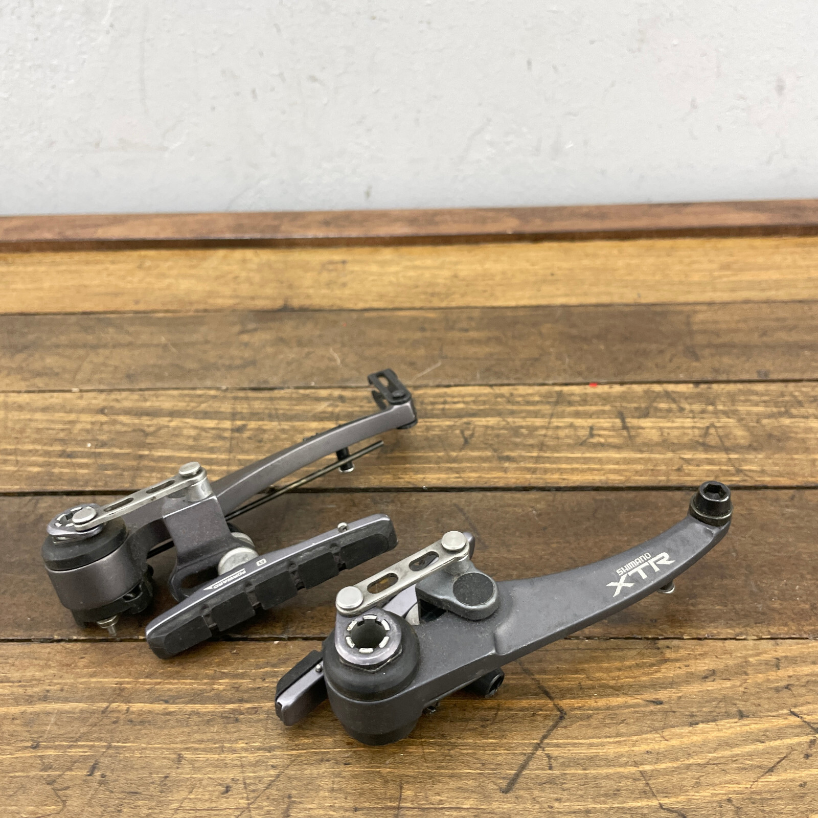 Vintage Shimano XTR BR-M950 V Brake Caliper Gray Silver