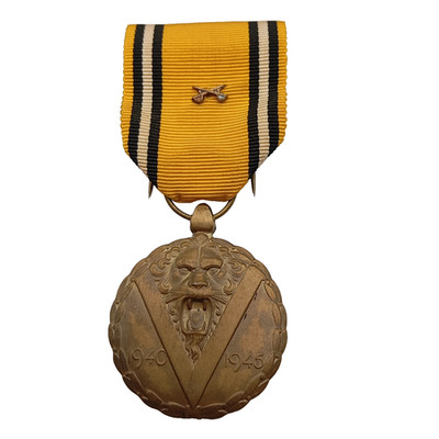 Z21/11/25 (REF30895) Médaille militaire commémorative 39/45 belgian MEDAL
