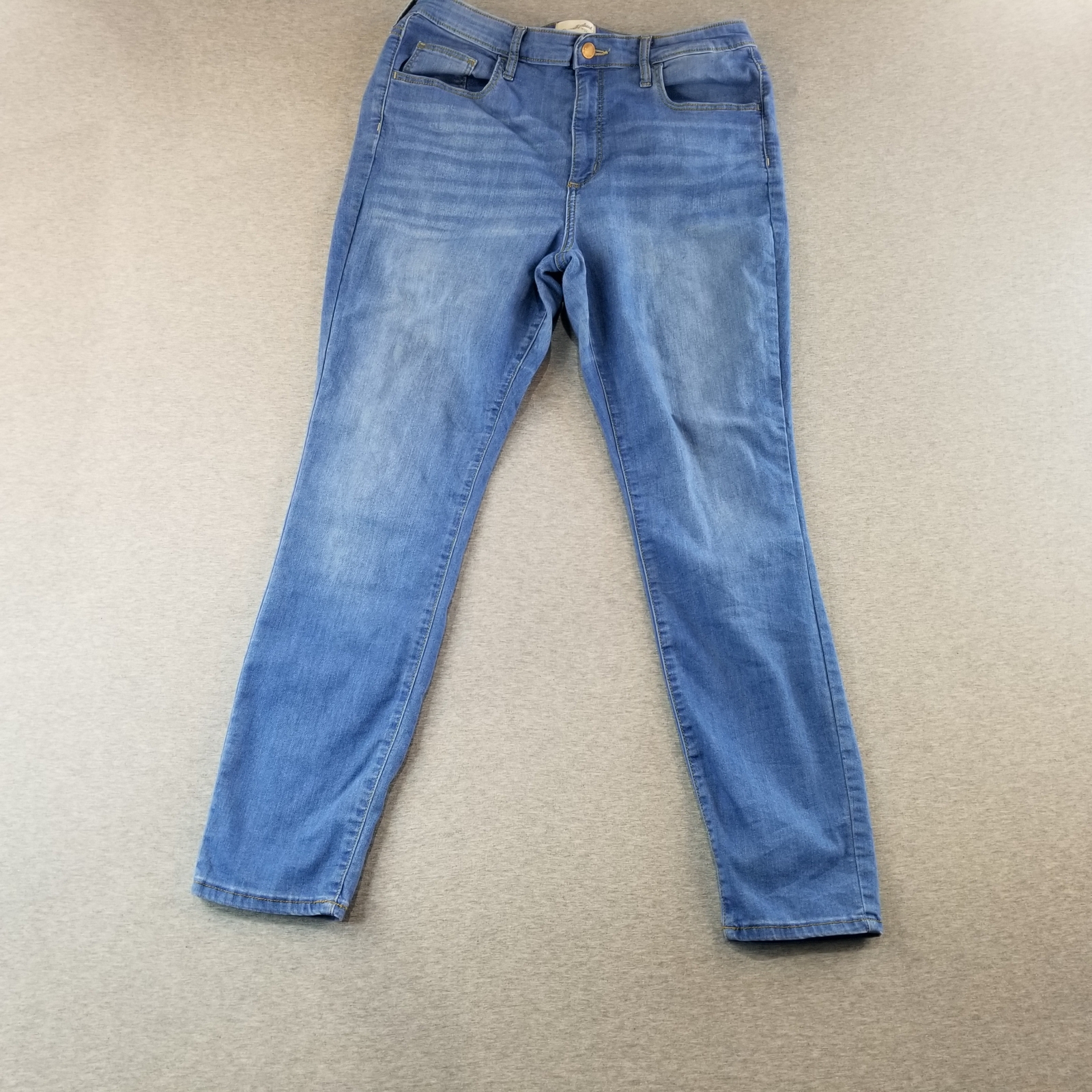 Universal Threads Jeans Women's Sz 14/32R Stretch Mat. LightWash Normcore Cute