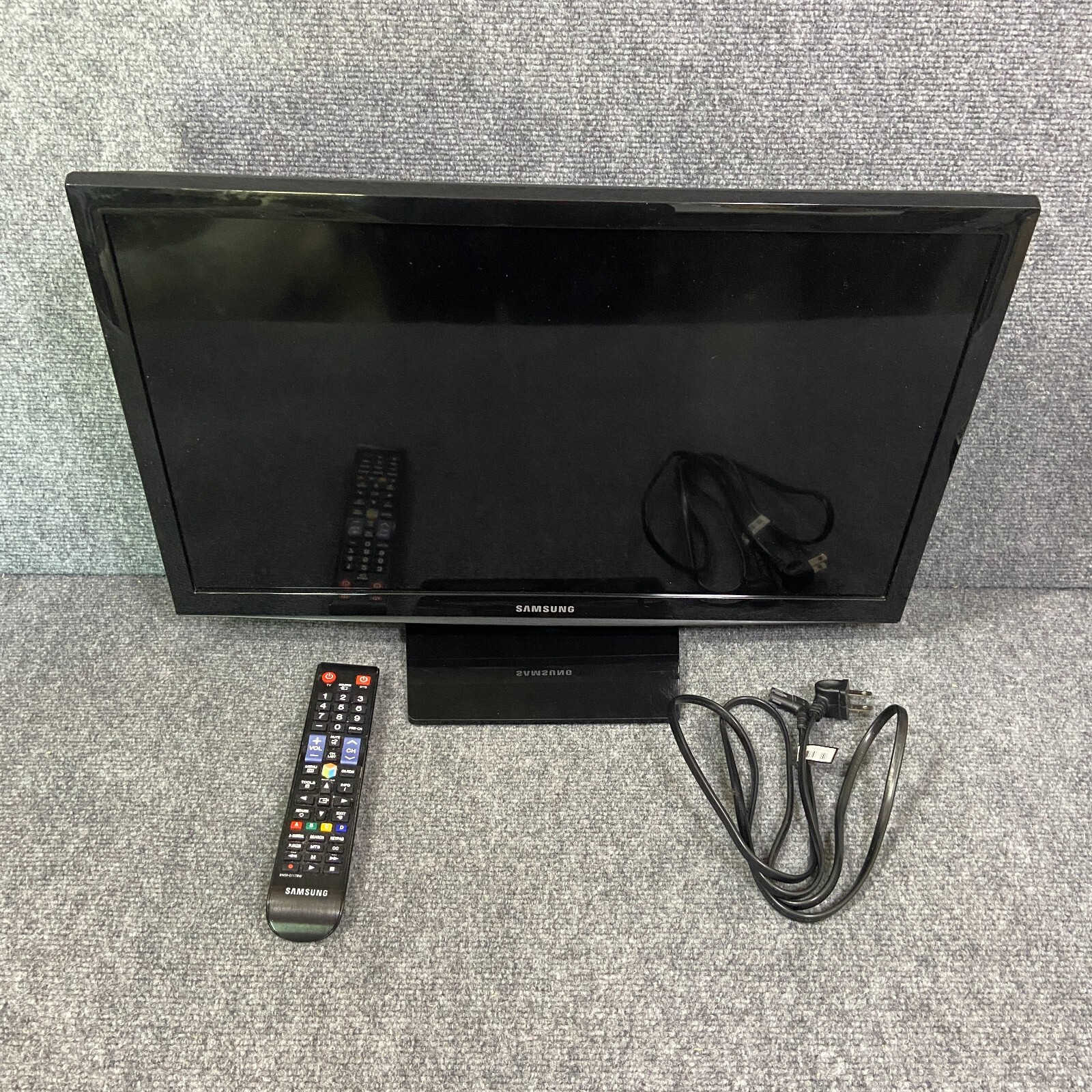 Samsung UN24H4500AF 24” HD Smart TV & Remote.  Wi-Fi, HDMI