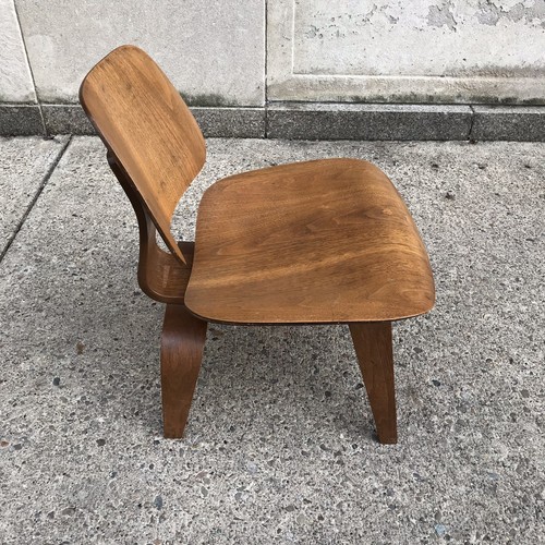 Vintage Rare And Early Eames Walnut LCW For Evans Pre Herman Miller 1940s