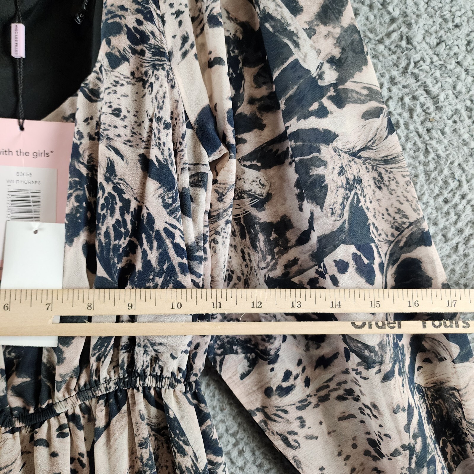 Avec Les Filles Tiered Printed Maxi Dress Women's 2 Wild Horses Square Neck L/S - Picture 8 of 16