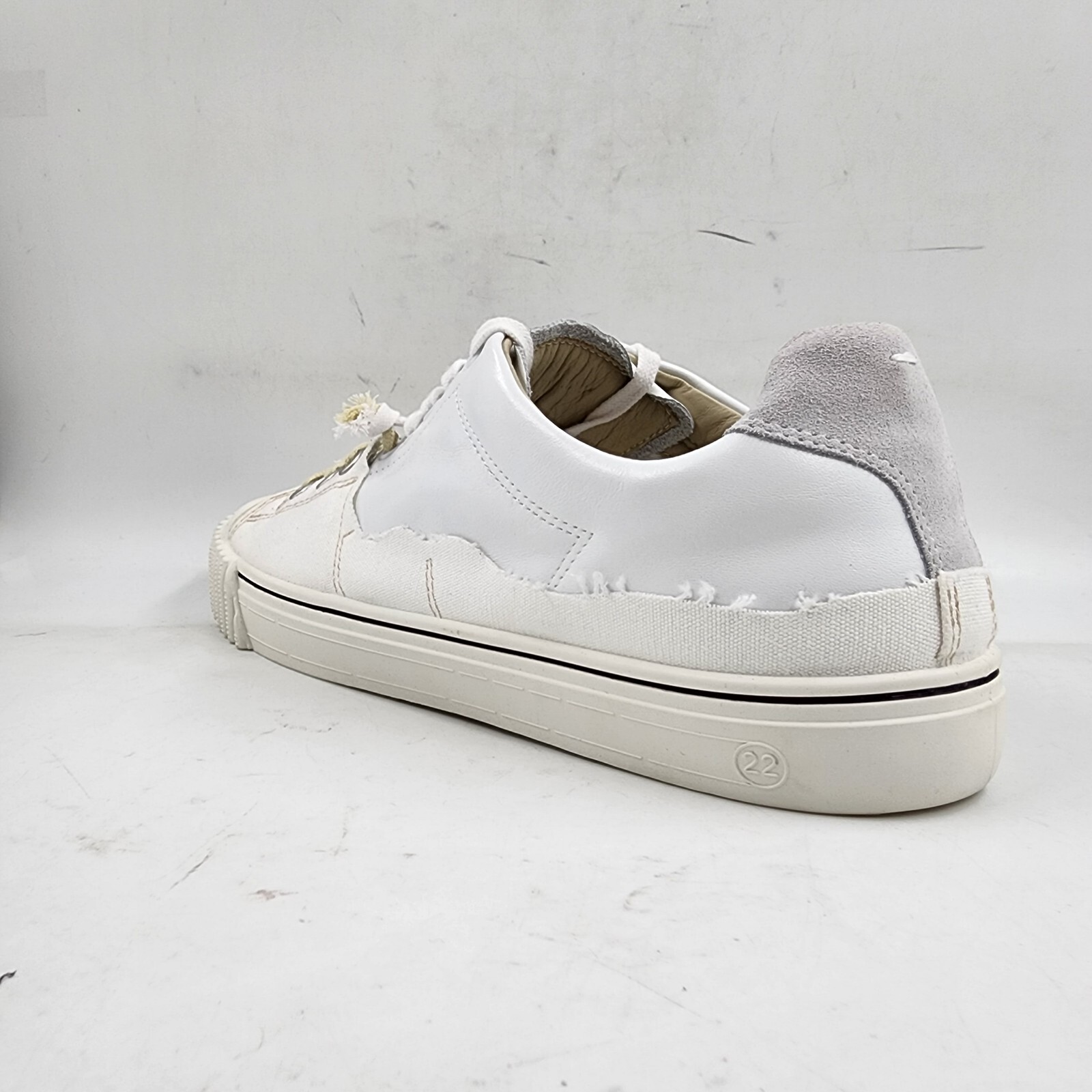 スニーカー MAISON MARGIELA WHITE NEW EVOLUTION SNEAKERS Maison Margiela New Evolution Distressed Lace-Up Sneakers