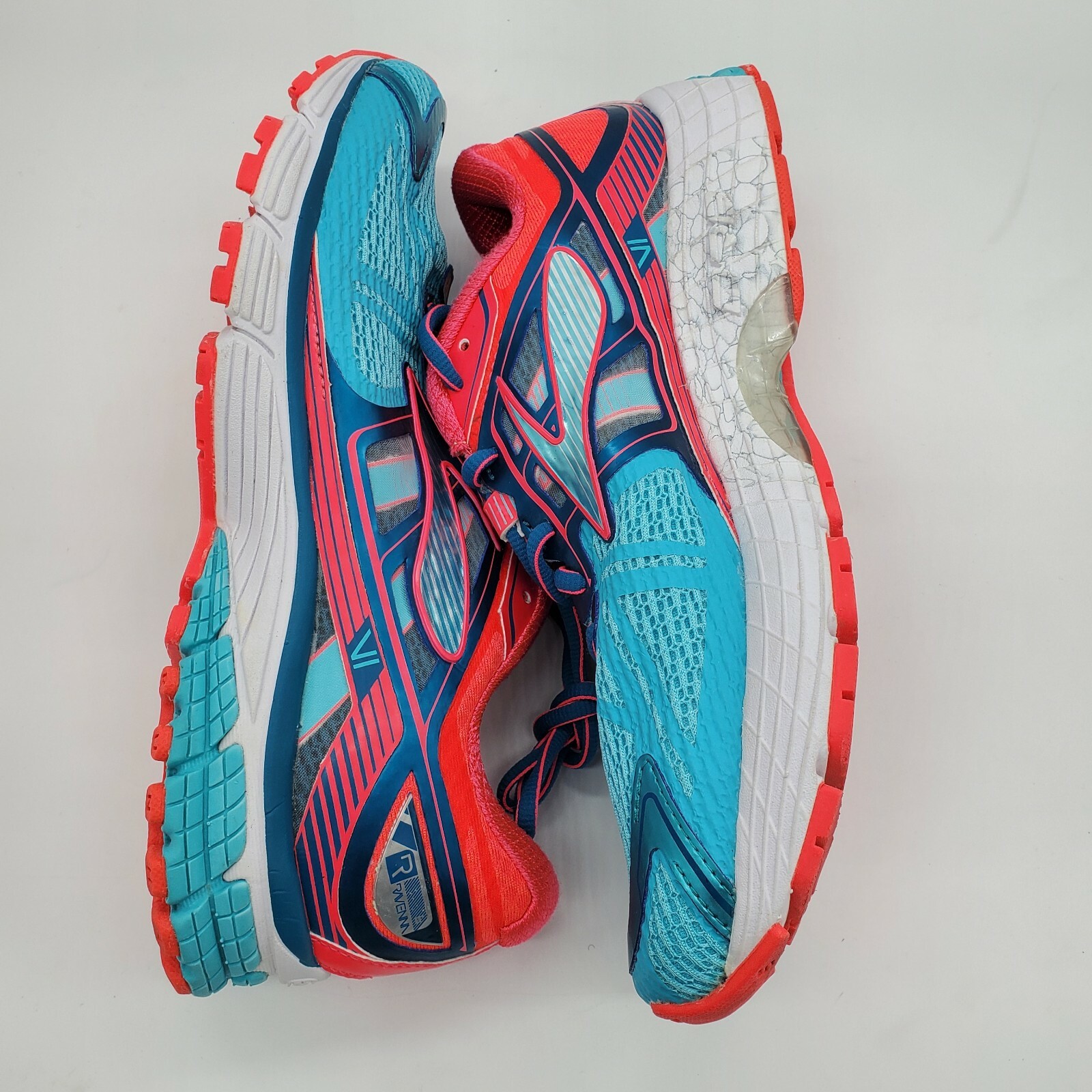 coral running trainers