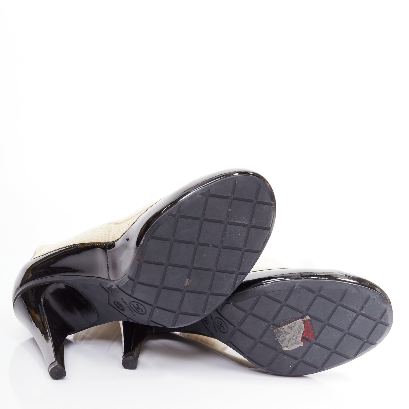 CHANEL Karl Lagerfeld 14P Runway cream black patent sock