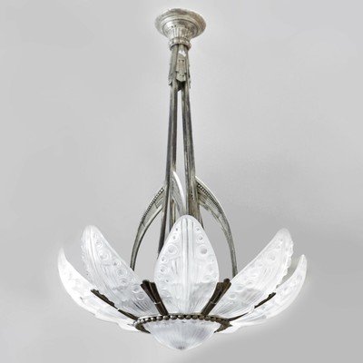 Beautiful 1930s Art Deco Glass Drops Silver-Plated Bronze Fitting Chandelier