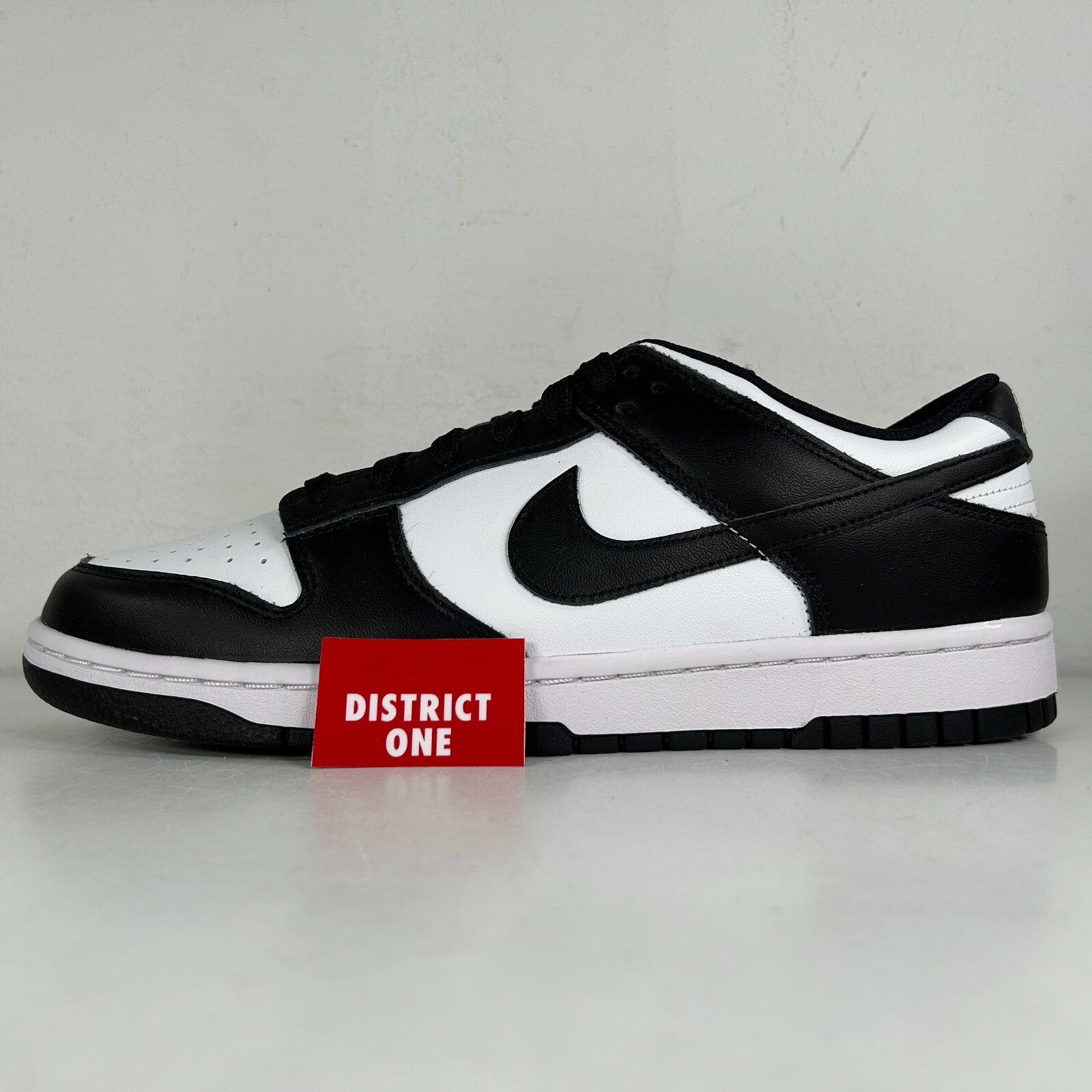 【NIKE】WMNS DUNK LOW WHITE BLACK★サカマタDD1503-101 Nike Dunk Low Retro Black White Panda DD1503-101 Women's