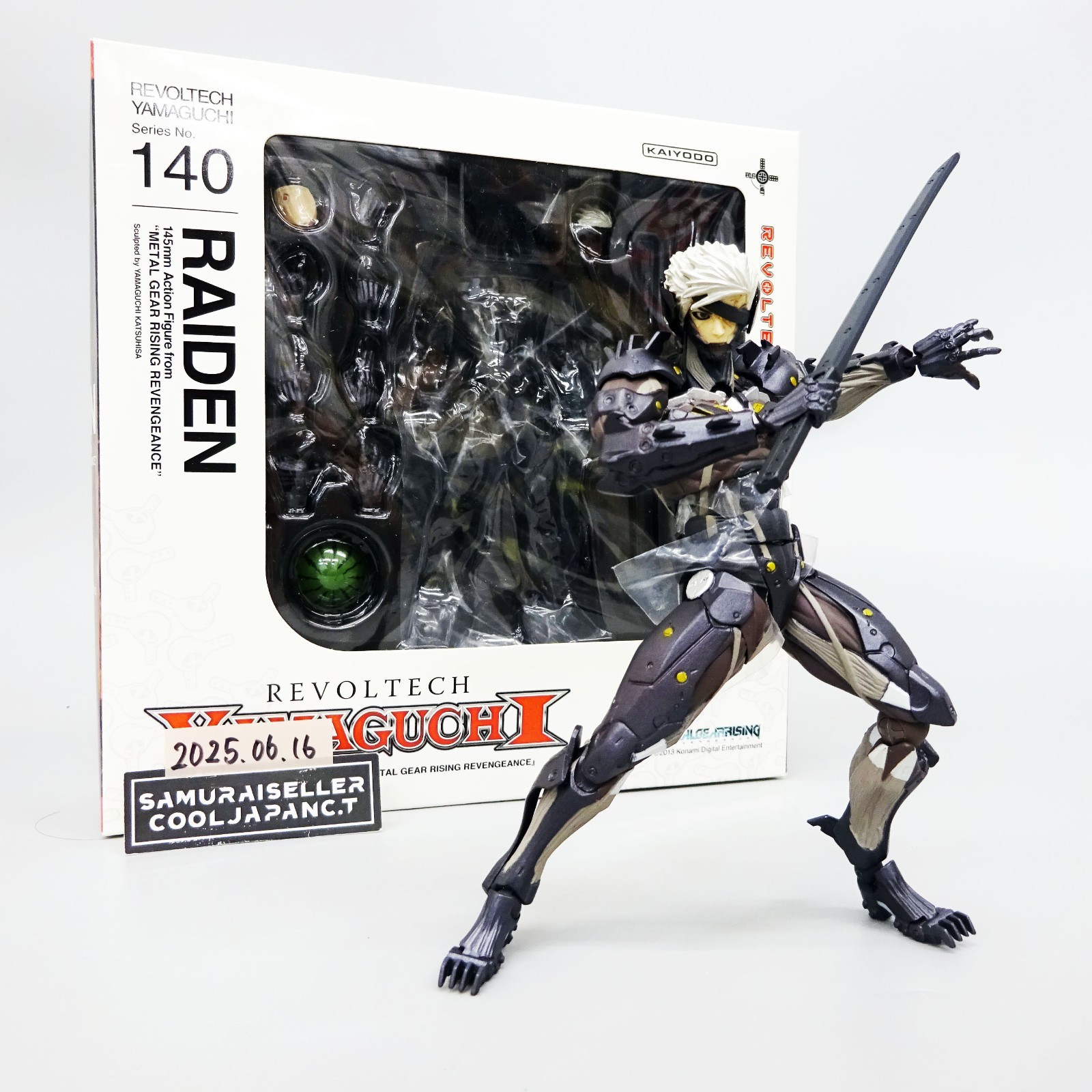 Revoltech Yamaguchi METAL GEAR RISING REVENGEANCE RAIDEN